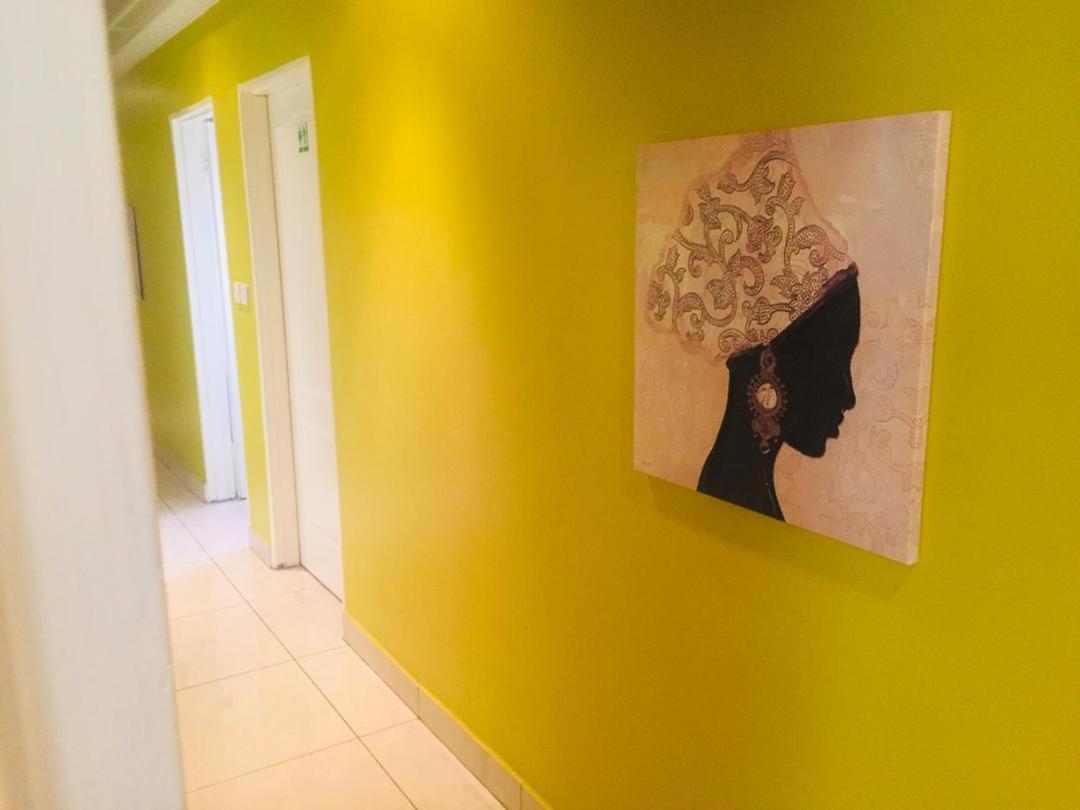 Mathlyn Guesthouse กาโบโรเน ภายนอก รูปภาพ